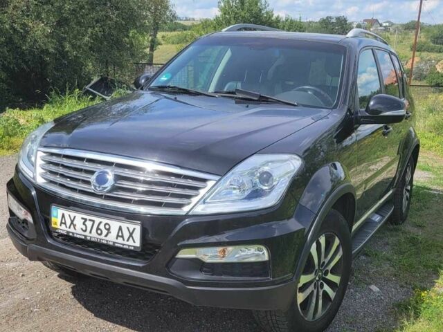 Чорний Cанг Йонг Rexton, об'ємом двигуна 2.7 л та пробігом 62 тис. км за 12500 $, фото 1 на Automoto.ua
