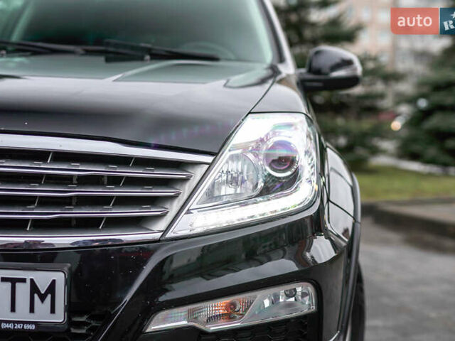Чорний Cанг Йонг Rexton, об'ємом двигуна 2 л та пробігом 213 тис. км за 13200 $, фото 1 на Automoto.ua