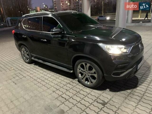 Черный Cанг Йонг Рекстон, объемом двигателя 2.16 л и пробегом 131 тыс. км за 21500 $, фото 1 на Automoto.ua