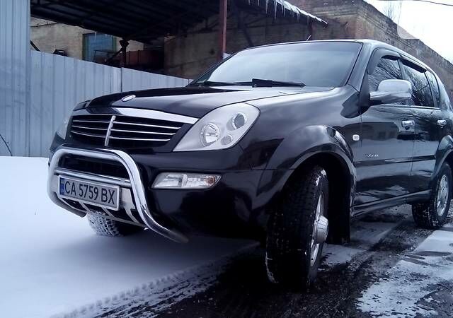 Чорний Cанг Йонг Rexton, об'ємом двигуна 2.3 л та пробігом 102 тис. км за 7700 $, фото 1 на Automoto.ua