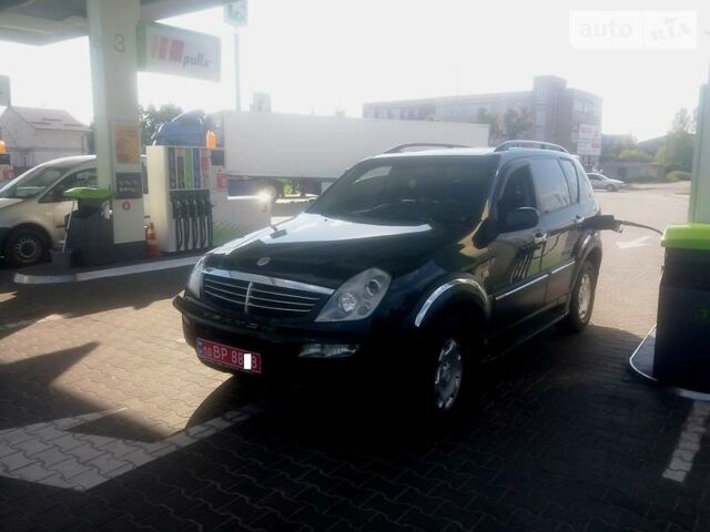 Чорний Cанг Йонг Rexton, об'ємом двигуна 3.2 л та пробігом 223 тис. км за 8400 $, фото 1 на Automoto.ua