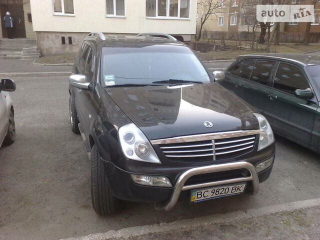 Чорний Cанг Йонг Rexton, об'ємом двигуна 2.3 л та пробігом 190 тис. км за 8500 $, фото 1 на Automoto.ua