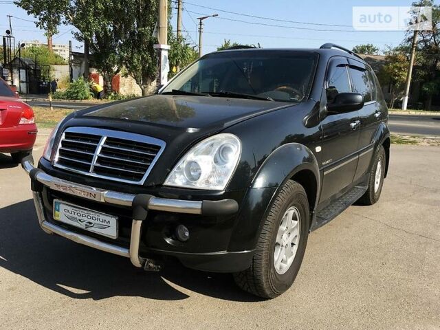 Чорний Cанг Йонг Rexton, об'ємом двигуна 2.7 л та пробігом 146 тис. км за 11500 $, фото 1 на Automoto.ua