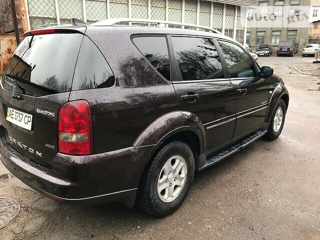 Фіолетовий Cанг Йонг Rexton, об'ємом двигуна 0 л та пробігом 164 тис. км за 9500 $, фото 1 на Automoto.ua