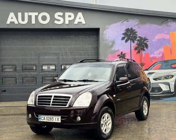 Фіолетовий Cанг Йонг Rexton, об'ємом двигуна 2.7 л та пробігом 264 тис. км за 8500 $, фото 1 на Automoto.ua