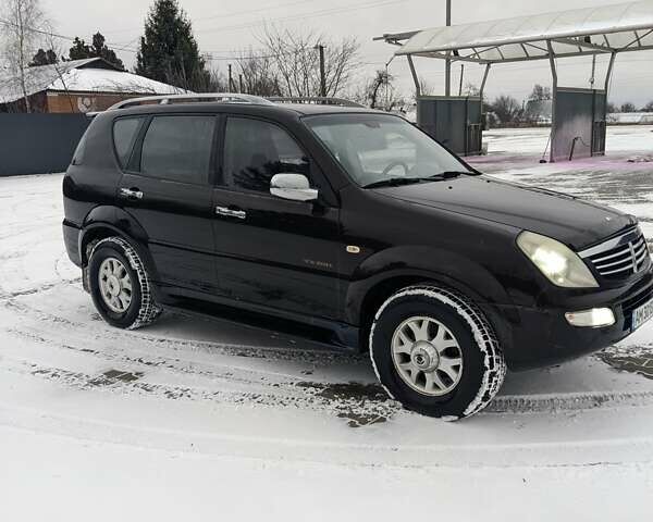 Коричневый Cанг Йонг Рекстон, объемом двигателя 2.8 л и пробегом 330 тыс. км за 4999 $, фото 1 на Automoto.ua