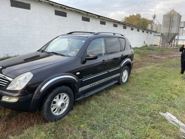 Коричневий Cанг Йонг Rexton, об'ємом двигуна 2.7 л та пробігом 323 тис. км за 3500 $, фото 1 на Automoto.ua