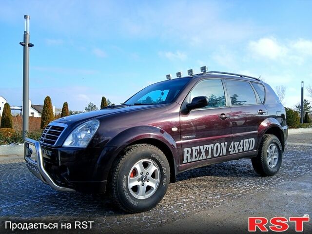 Коричневий Cанг Йонг Rexton, об'ємом двигуна 2.7 л та пробігом 230 тис. км за 6900 $, фото 1 на Automoto.ua