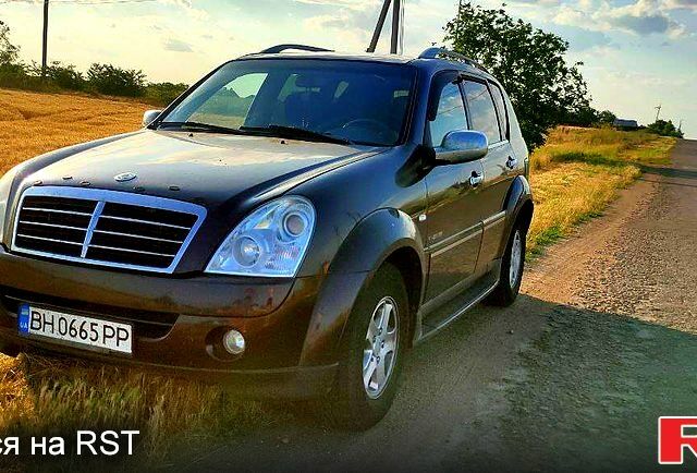 Коричневий Cанг Йонг Rexton, об'ємом двигуна 2.7 л та пробігом 310 тис. км за 6000 $, фото 1 на Automoto.ua