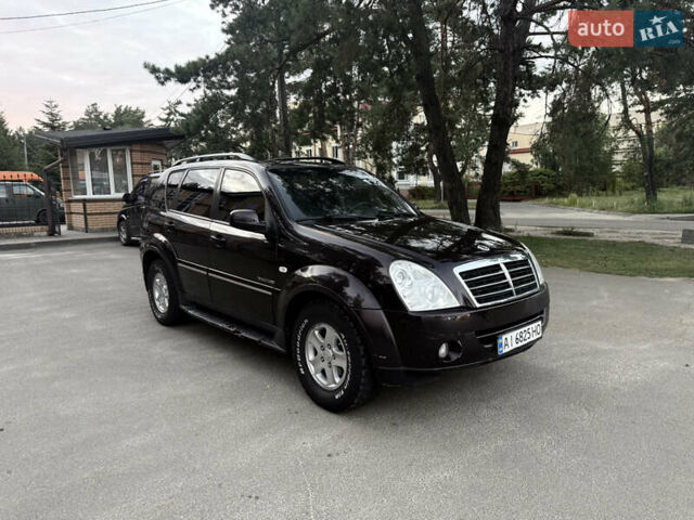 Коричневий Cанг Йонг Rexton, об'ємом двигуна 2.7 л та пробігом 228 тис. км за 6699 $, фото 1 на Automoto.ua