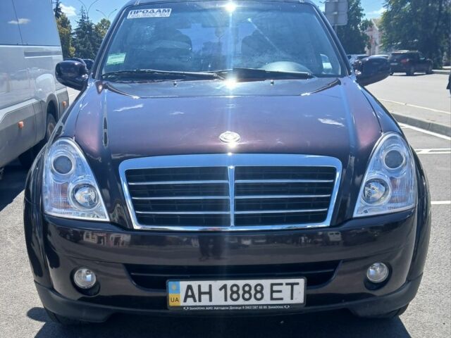 Коричневий Cанг Йонг Rexton, об'ємом двигуна 2 л та пробігом 90 тис. км за 8002 $, фото 1 на Automoto.ua