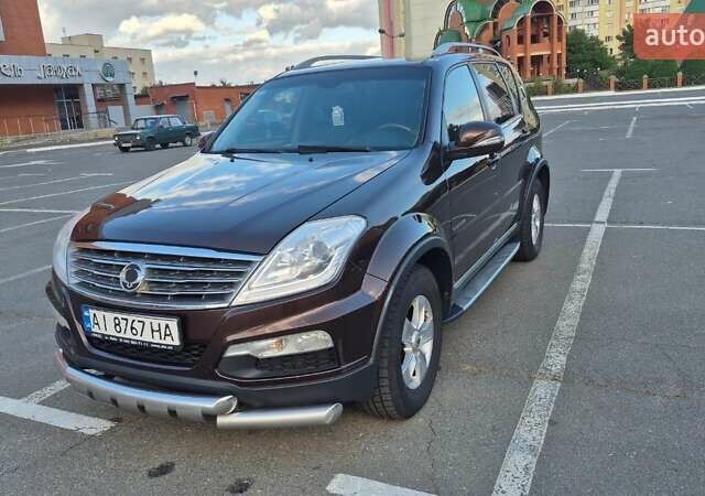 Коричневий Cанг Йонг Rexton, об'ємом двигуна 2.7 л та пробігом 240 тис. км за 12700 $, фото 1 на Automoto.ua