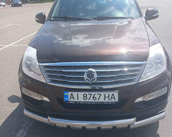 Коричневий Cанг Йонг Rexton, об'ємом двигуна 2.7 л та пробігом 239 тис. км за 15107 $, фото 1 на Automoto.ua