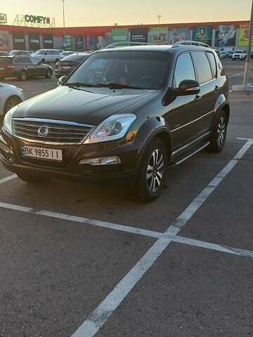 Коричневий Cанг Йонг Rexton, об'ємом двигуна 2.7 л та пробігом 166 тис. км за 12500 $, фото 1 на Automoto.ua