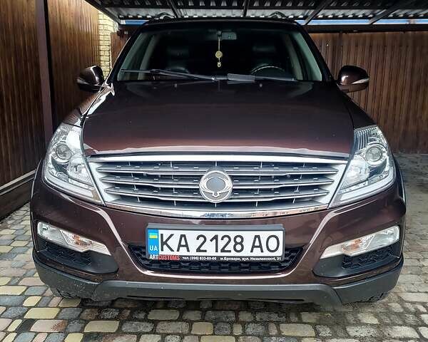 Коричневый Cанг Йонг Рекстон, объемом двигателя 2 л и пробегом 136 тыс. км за 13700 $, фото 1 на Automoto.ua