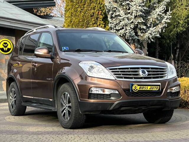 Коричневий Cанг Йонг Rexton, об'ємом двигуна 2 л та пробігом 87 тис. км за 14650 $, фото 1 на Automoto.ua
