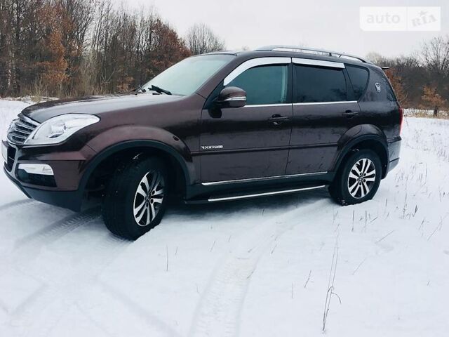 Коричневий Cанг Йонг Rexton, об'ємом двигуна 2.7 л та пробігом 115 тис. км за 16900 $, фото 1 на Automoto.ua