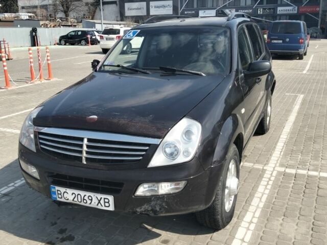 Красный Cанг Йонг Рекстон, объемом двигателя 2.8 л и пробегом 190 тыс. км за 4100 $, фото 1 на Automoto.ua