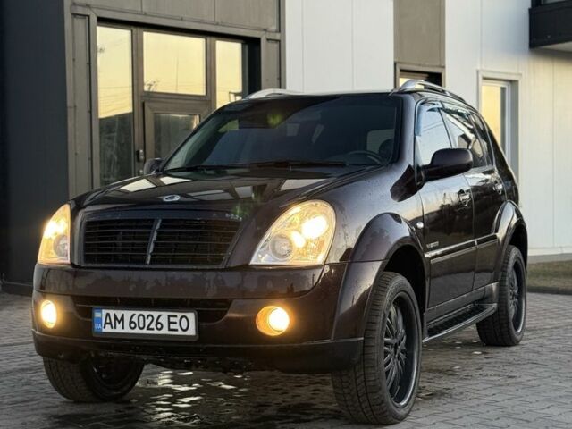 Червоний Cанг Йонг Rexton, об'ємом двигуна 0 л та пробігом 350 тис. км за 6999 $, фото 1 на Automoto.ua