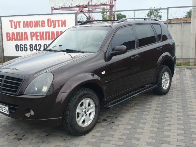 Червоний Cанг Йонг Rexton, об'ємом двигуна 0 л та пробігом 300 тис. км за 8200 $, фото 1 на Automoto.ua