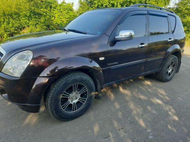 Червоний Cанг Йонг Rexton, об'ємом двигуна 2.7 л та пробігом 240 тис. км за 6850 $, фото 1 на Automoto.ua