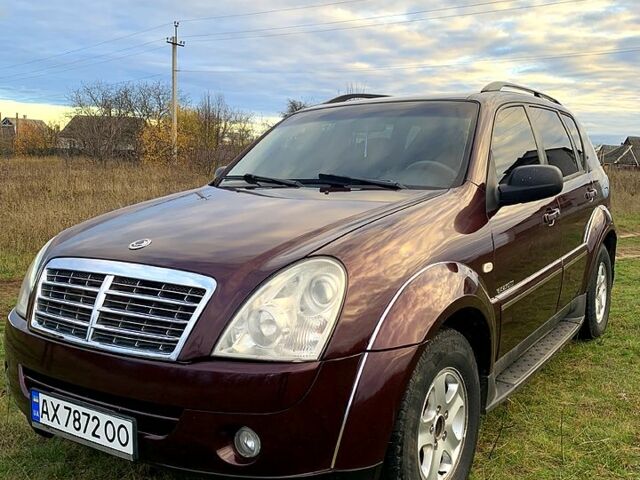 Червоний Cанг Йонг Rexton, об'ємом двигуна 2.7 л та пробігом 200 тис. км за 6000 $, фото 1 на Automoto.ua