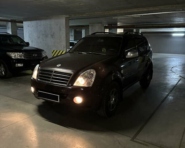 Червоний Cанг Йонг Rexton, об'ємом двигуна 2.7 л та пробігом 236 тис. км за 5500 $, фото 1 на Automoto.ua