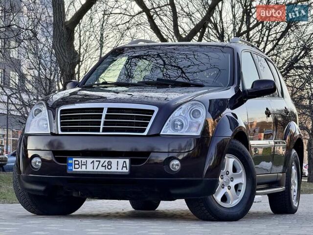 Червоний Cанг Йонг Rexton, об'ємом двигуна 2.7 л та пробігом 175 тис. км за 9999 $, фото 1 на Automoto.ua