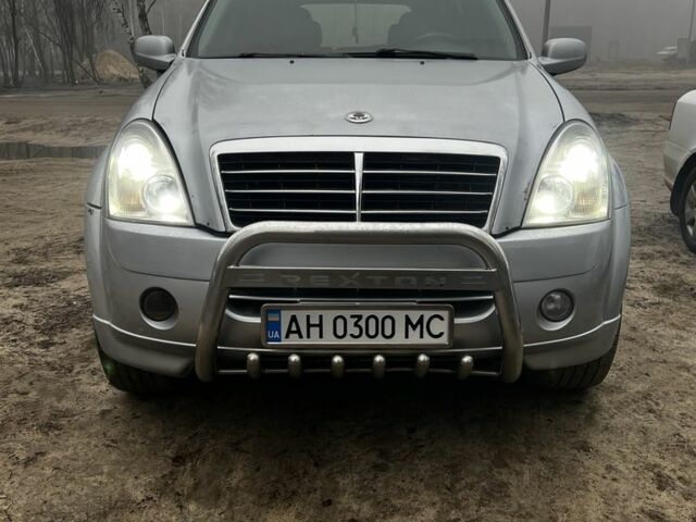 Серый Cанг Йонг Рекстон, объемом двигателя 2.7 л и пробегом 333 тыс. км за 6200 $, фото 1 на Automoto.ua