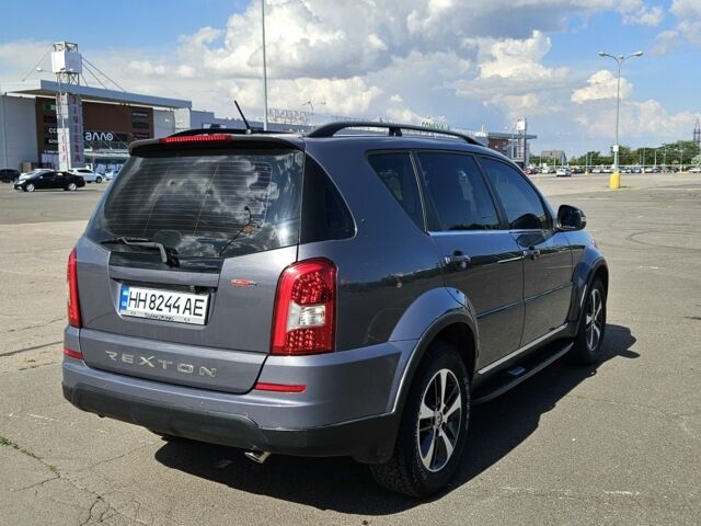 Сірий Cанг Йонг Rexton, об'ємом двигуна 2.2 л та пробігом 186 тис. км за 15302 $, фото 1 на Automoto.ua