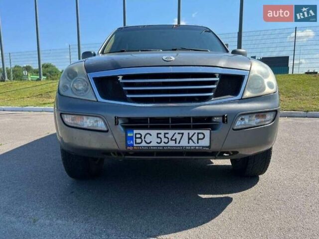 Сірий Cанг Йонг Rexton, об'ємом двигуна 2.87 л та пробігом 357 тис. км за 7000 $, фото 1 на Automoto.ua