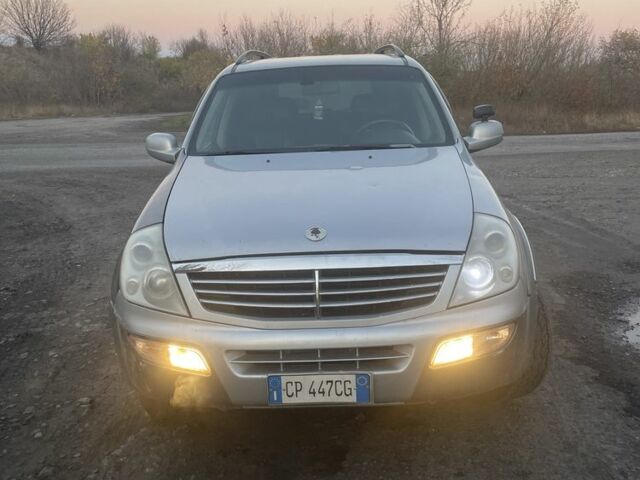 Сірий Cанг Йонг Rexton, об'ємом двигуна 2.7 л та пробігом 220 тис. км за 4051 $, фото 1 на Automoto.ua
