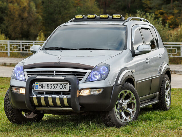 Сірий Cанг Йонг Rexton, об'ємом двигуна 2.7 л та пробігом 276 тис. км за 7000 $, фото 1 на Automoto.ua