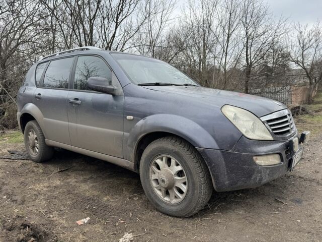 Сірий Cанг Йонг Rexton, об'ємом двигуна 0 л та пробігом 200 тис. км за 3000 $, фото 1 на Automoto.ua