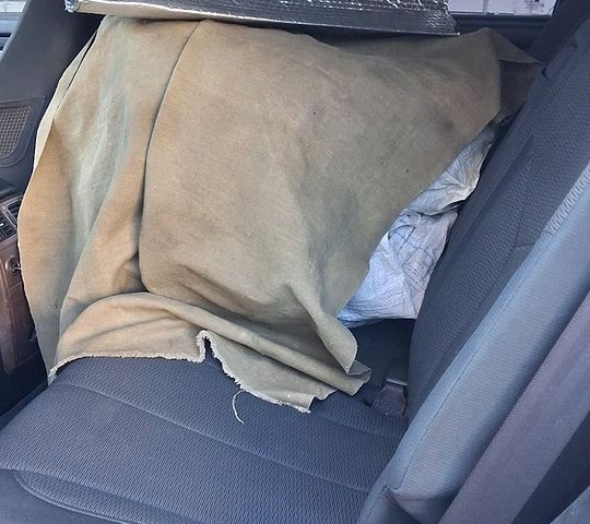 Сірий Cанг Йонг Rexton, об'ємом двигуна 2.3 л та пробігом 246 тис. км за 5800 $, фото 1 на Automoto.ua