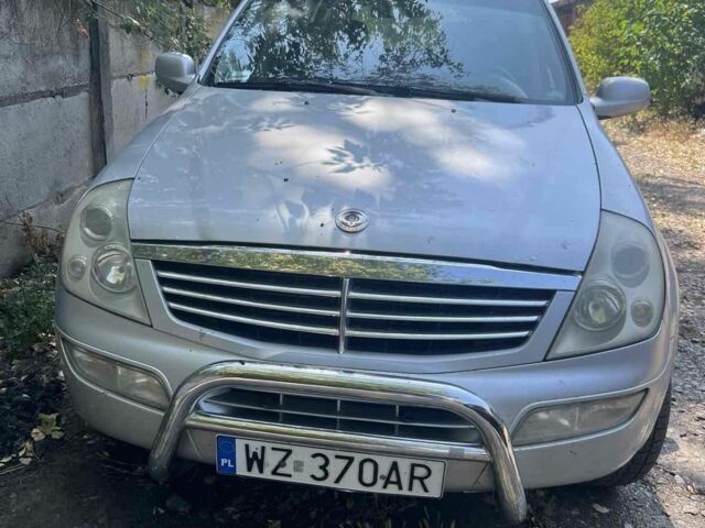 Сірий Cанг Йонг Rexton, об'ємом двигуна 2.7 л та пробігом 254 тис. км за 3500 $, фото 1 на Automoto.ua