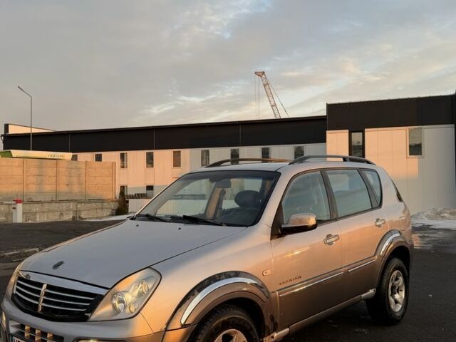 Сірий Cанг Йонг Rexton, об'ємом двигуна 2.7 л та пробігом 230 тис. км за 3300 $, фото 1 на Automoto.ua