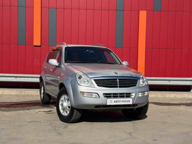 Серый Cанг Йонг Рекстон, объемом двигателя 2.7 л и пробегом 365 тыс. км за 5990 $, фото 1 на Automoto.ua