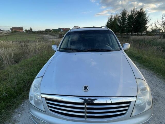 Сірий Cанг Йонг Rexton, об'ємом двигуна 2.7 л та пробігом 215 тис. км за 3300 $, фото 1 на Automoto.ua