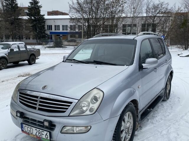 Серый Cанг Йонг Рекстон, объемом двигателя 2.7 л и пробегом 184 тыс. км за 3500 $, фото 1 на Automoto.ua