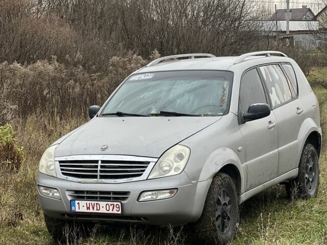 Сірий Cанг Йонг Rexton, об'ємом двигуна 0 л та пробігом 300 тис. км за 4619 $, фото 1 на Automoto.ua