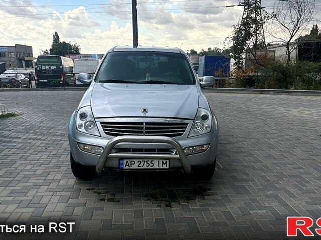 Сірий Cанг Йонг Rexton, об'ємом двигуна 2.7 л та пробігом 117 тис. км за 6000 $, фото 1 на Automoto.ua