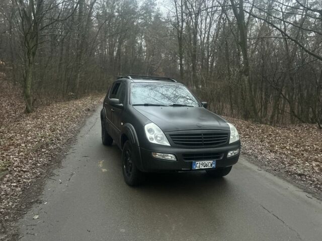 Серый Cанг Йонг Рекстон, объемом двигателя 2.7 л и пробегом 316 тыс. км за 5900 $, фото 1 на Automoto.ua