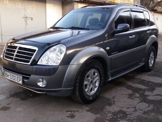 Сірий Cанг Йонг Rexton, об'ємом двигуна 2.7 л та пробігом 160 тис. км за 8700 $, фото 1 на Automoto.ua