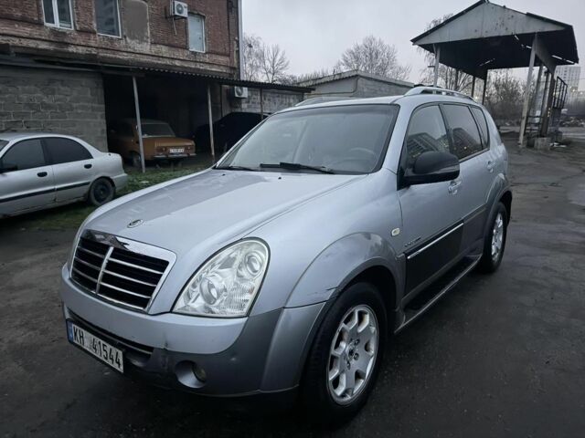 Серый Cанг Йонг Рекстон, объемом двигателя 2 л и пробегом 287 тыс. км за 3500 $, фото 1 на Automoto.ua