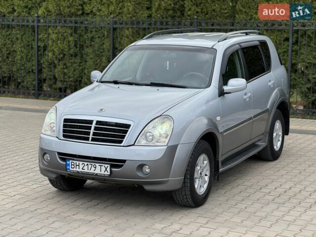 Сірий Cанг Йонг Rexton, об'ємом двигуна 2.65 л та пробігом 235 тис. км за 7500 $, фото 1 на Automoto.ua