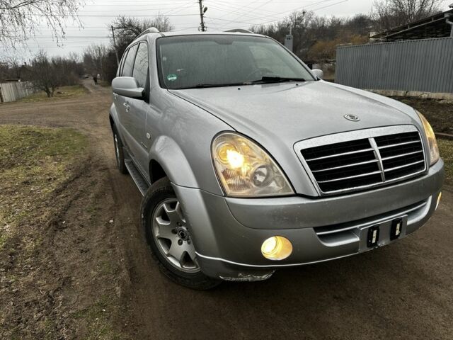 Серый Cанг Йонг Рекстон, объемом двигателя 0 л и пробегом 280 тыс. км за 2550 $, фото 1 на Automoto.ua