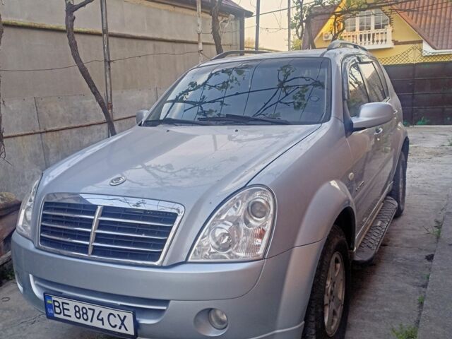 Сірий Cанг Йонг Rexton, об'ємом двигуна 0 л та пробігом 300 тис. км за 6300 $, фото 1 на Automoto.ua