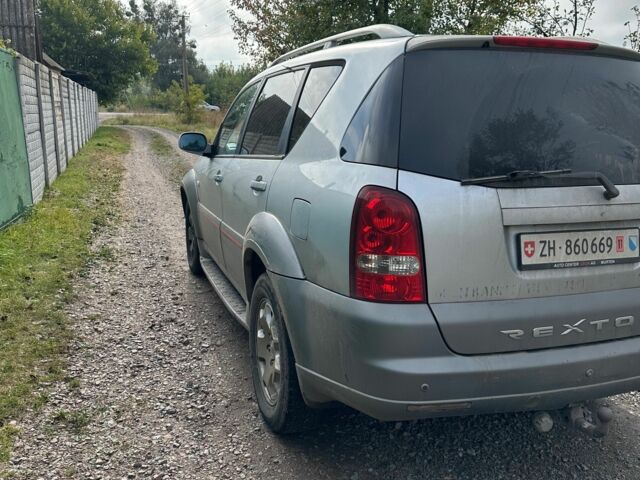 Сірий Cанг Йонг Rexton, об'ємом двигуна 2.7 л та пробігом 231 тис. км за 4858 $, фото 1 на Automoto.ua