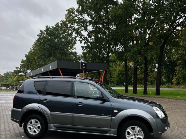 Сірий Cанг Йонг Rexton, об'ємом двигуна 2.7 л та пробігом 279 тис. км за 7100 $, фото 1 на Automoto.ua